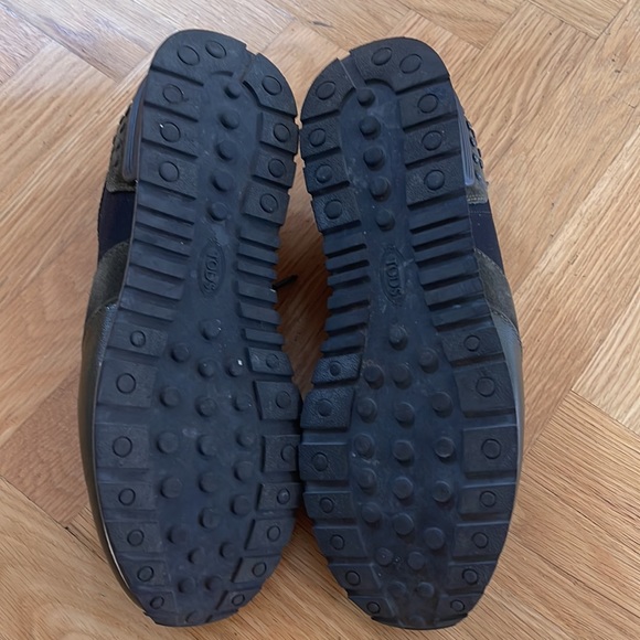 Tod’s Mens Suede and Leather sneakers in Army Green and Black - Picture 4 of 5